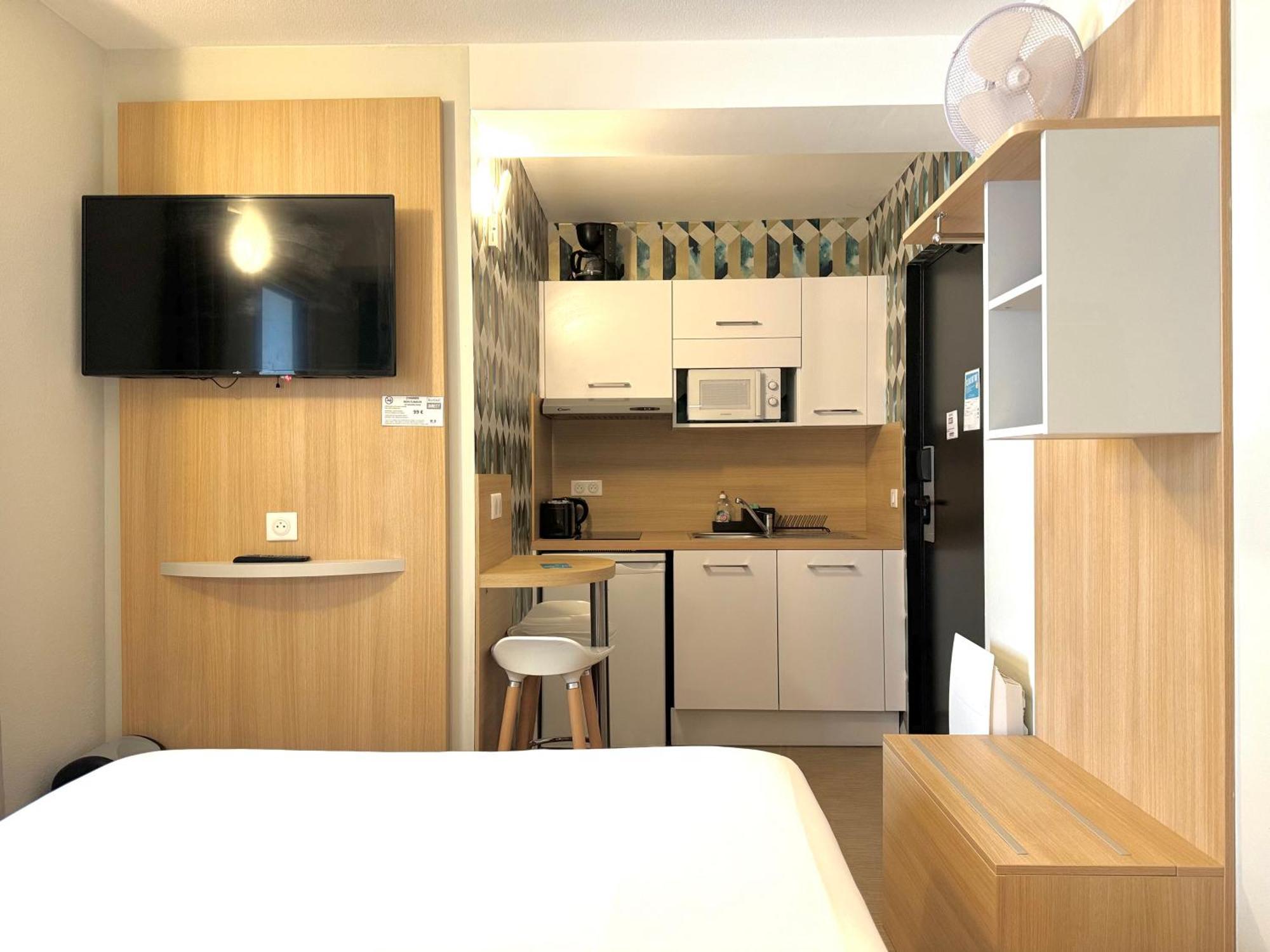 Kyriad Direct Saint Brieuc - Parc Des Expositions Tregueux Exterior photo